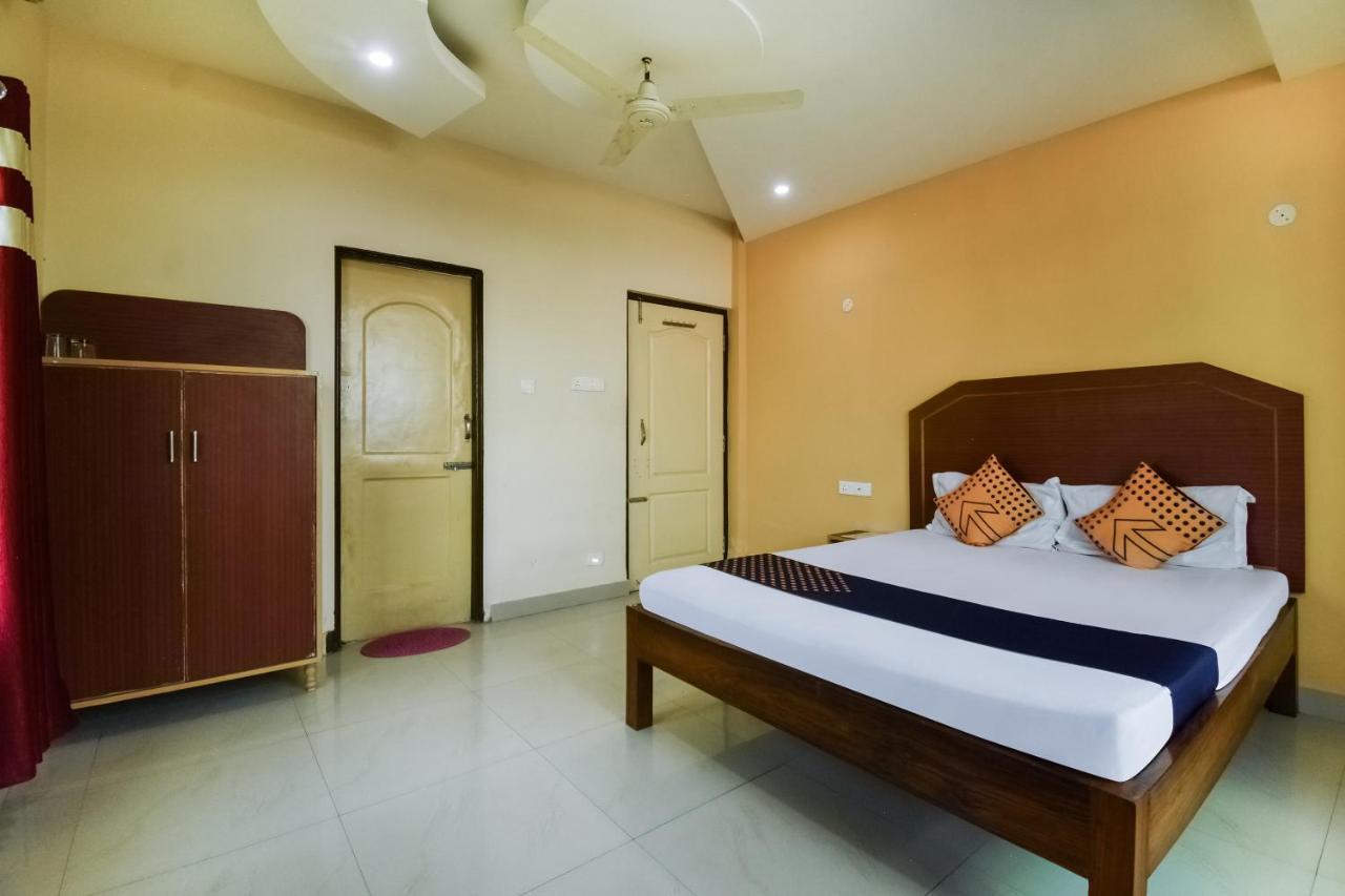 SPOT ON 74793 Hotel Sai Sudha Puri Buitenkant foto