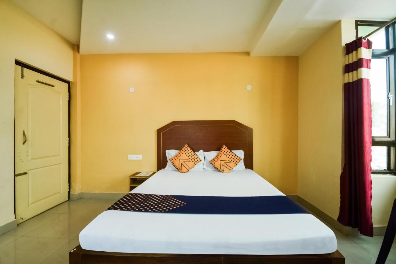 SPOT ON 74793 Hotel Sai Sudha Puri Buitenkant foto