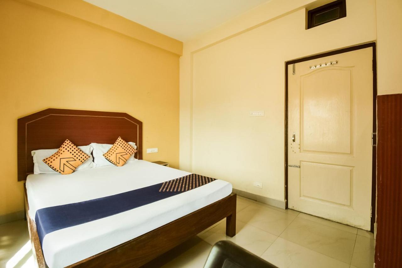 SPOT ON 74793 Hotel Sai Sudha Puri Buitenkant foto