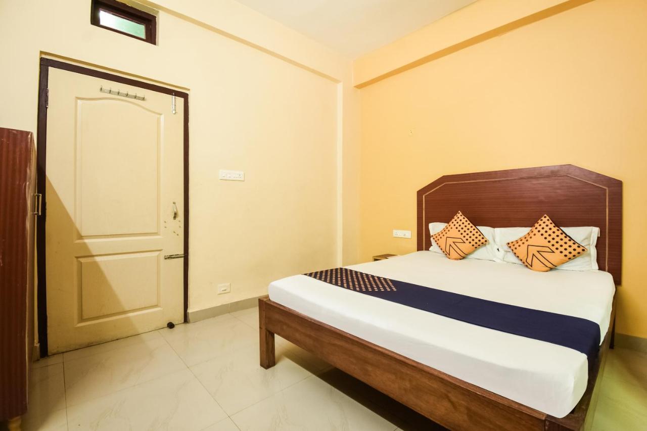 SPOT ON 74793 Hotel Sai Sudha Puri Buitenkant foto