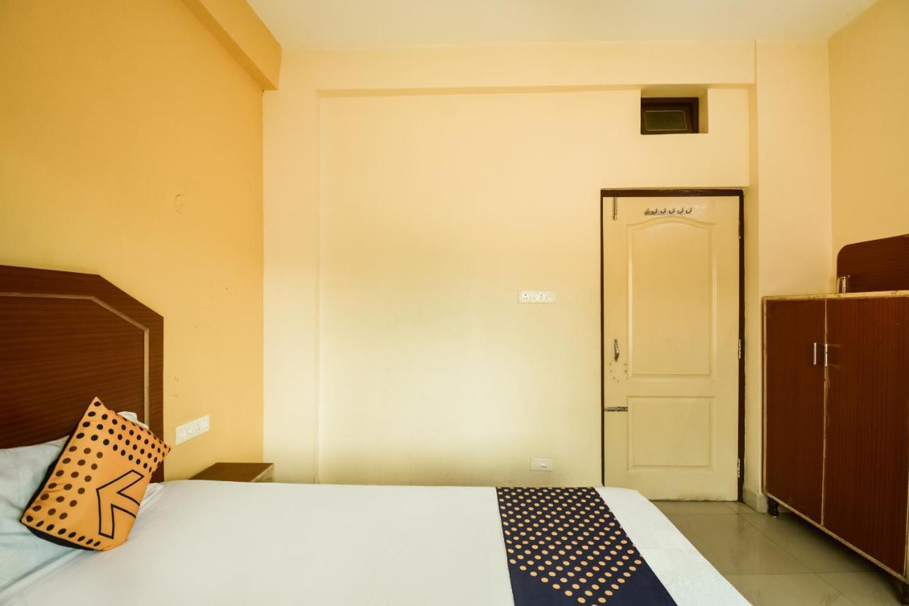 SPOT ON 74793 Hotel Sai Sudha Puri Buitenkant foto