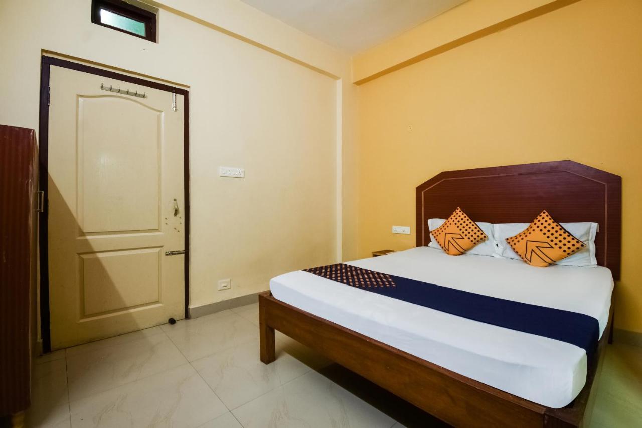 SPOT ON 74793 Hotel Sai Sudha Puri Buitenkant foto
